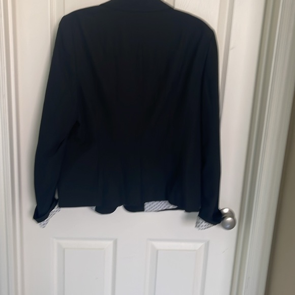 Black Ann Taylor jacket - Picture 9 of 9